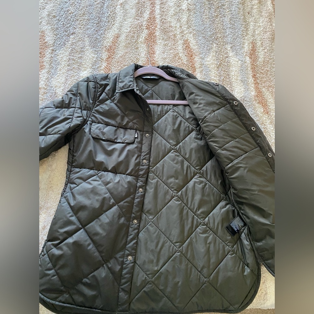 The North Face women’s forest green jacket - Picture 8 of 9